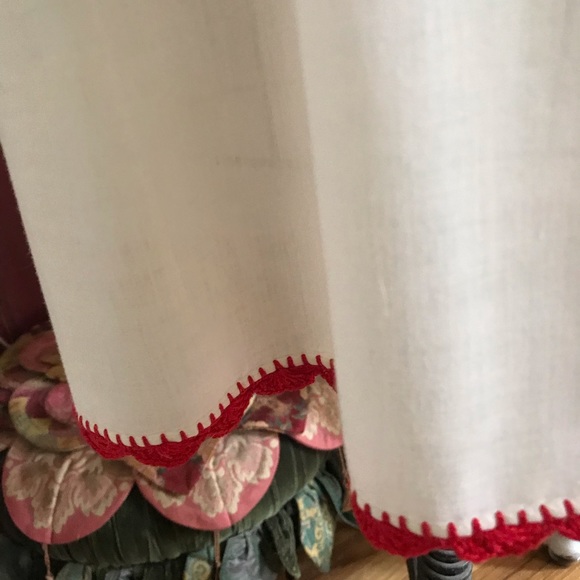 This one is a beauty! Vintage Hungarian embroidered ethnic BoHo peasant dress - Picture 9 of 11